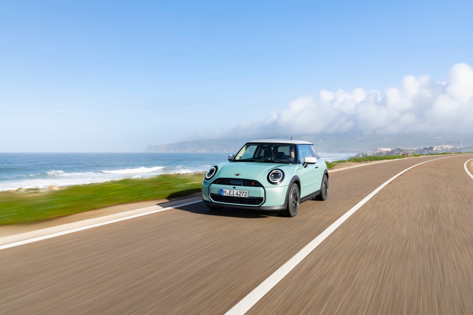MINI COOPER – jedinstvena AURA ZA NOVU ERU
MINI COOPER – jedinstvena AURA ZA NOVU ERU